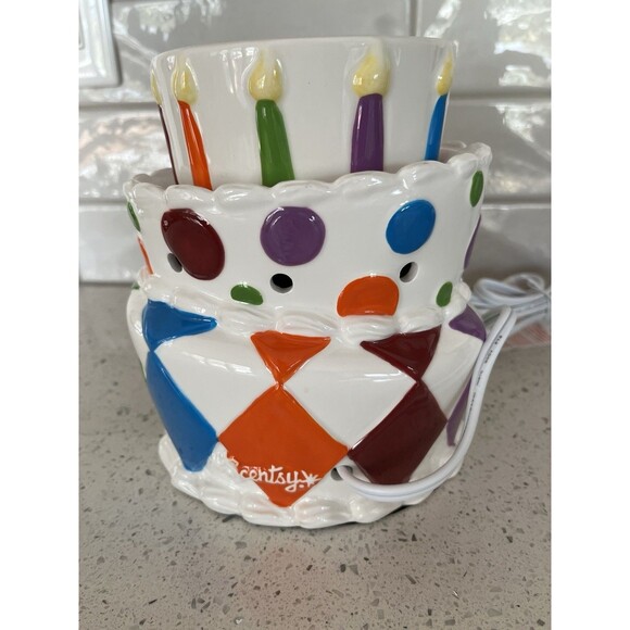 Scentsy It’s A Party Topsy-turvy Birthday Cake Electric Warmer - Retired - Picture 3 of 7